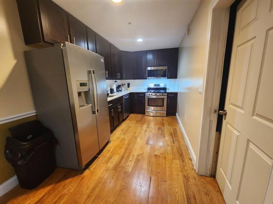 Appartamento Classy 3 Bed Near Nyc With View! Union City Esterno foto